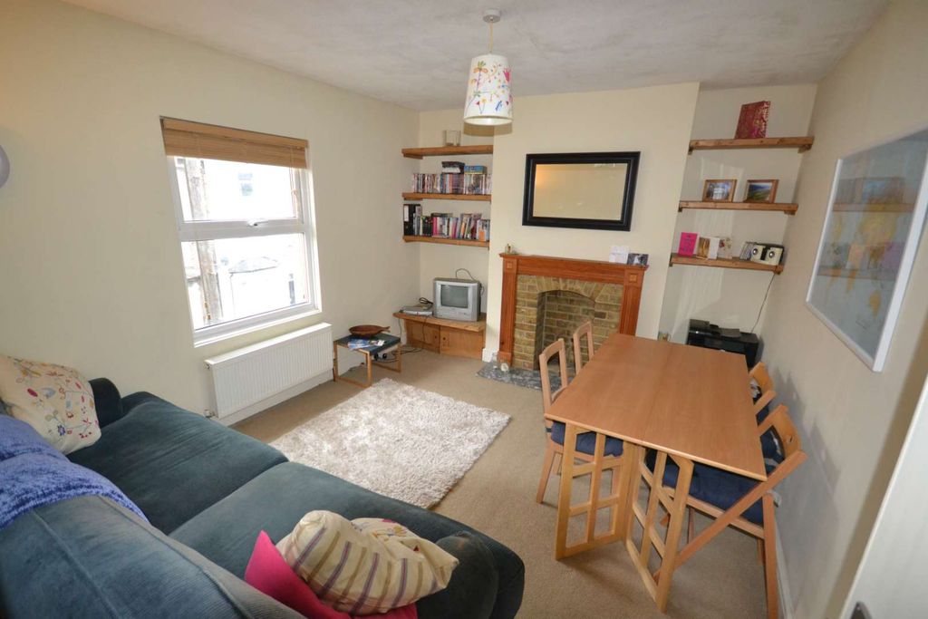 Property photo 1 of 6