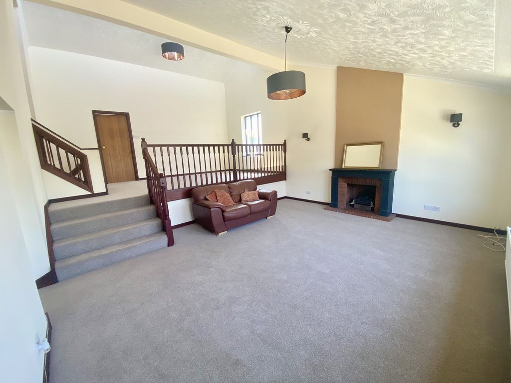 Property photo 2 of 25 Lounge-Dining Room