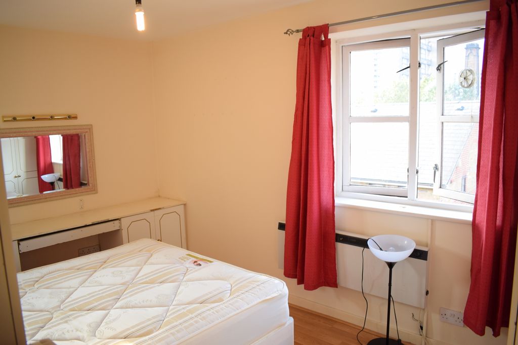 Property photo 2 of 8