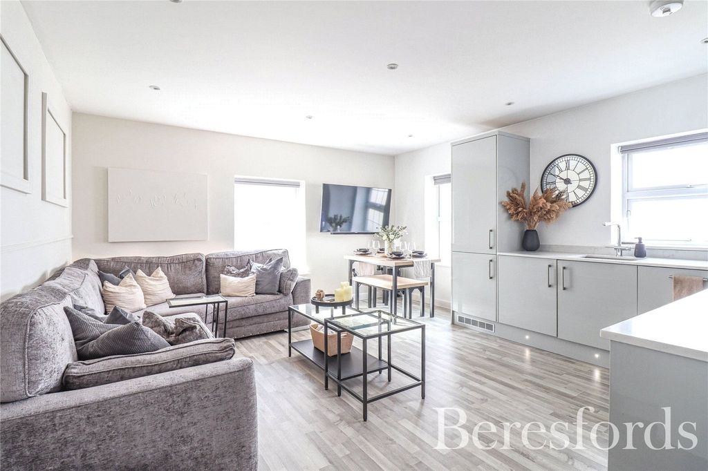 Property photo 3 of 11 Lounge View 2