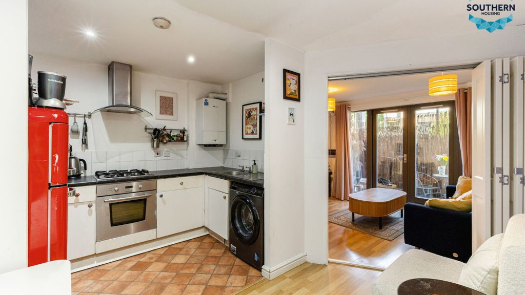Property photo 3 of 11