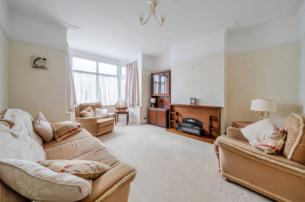 Property photo 2 of 13 1425561-1-69Ae9cc...