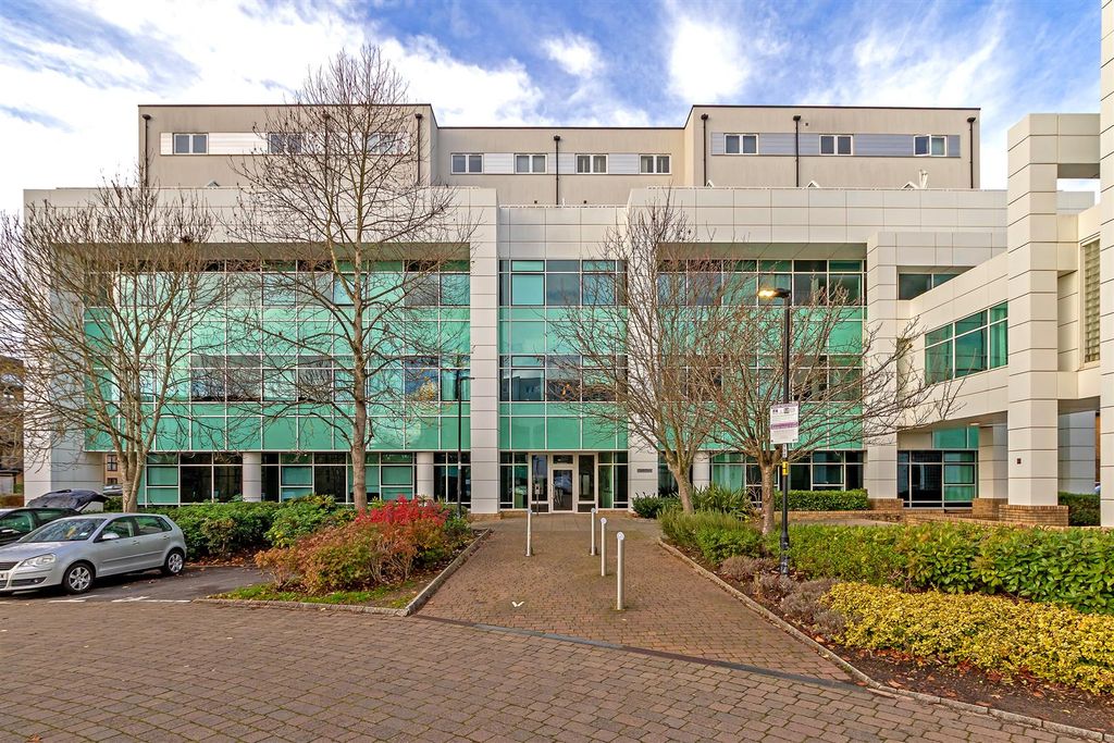 Property photo 2 of 17 34Chryslerhouse-6.Jpg