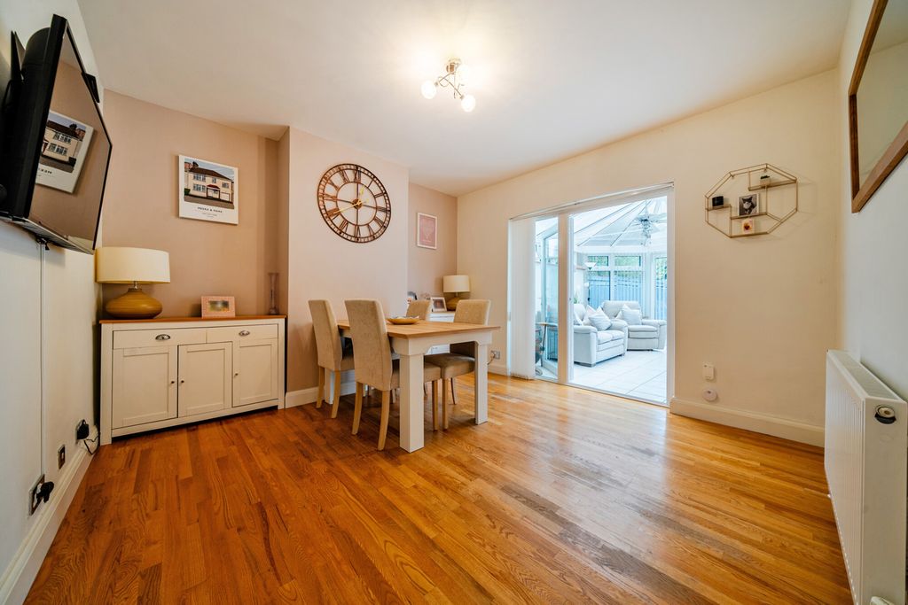 Property photo 3 of 31 1527610-18-6Acce4...