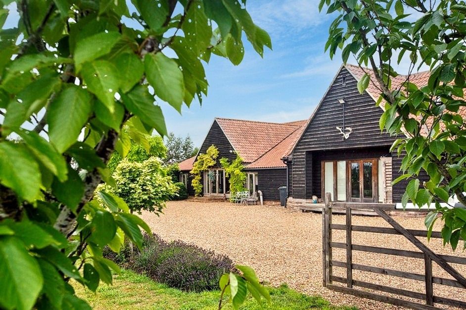 Property photo 2 of 34 4302773