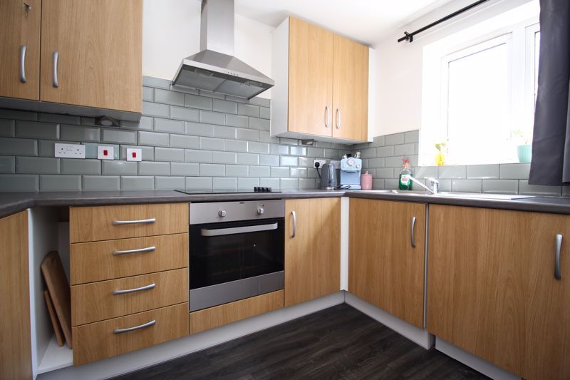Property photo 3 of 12 Kitchen
