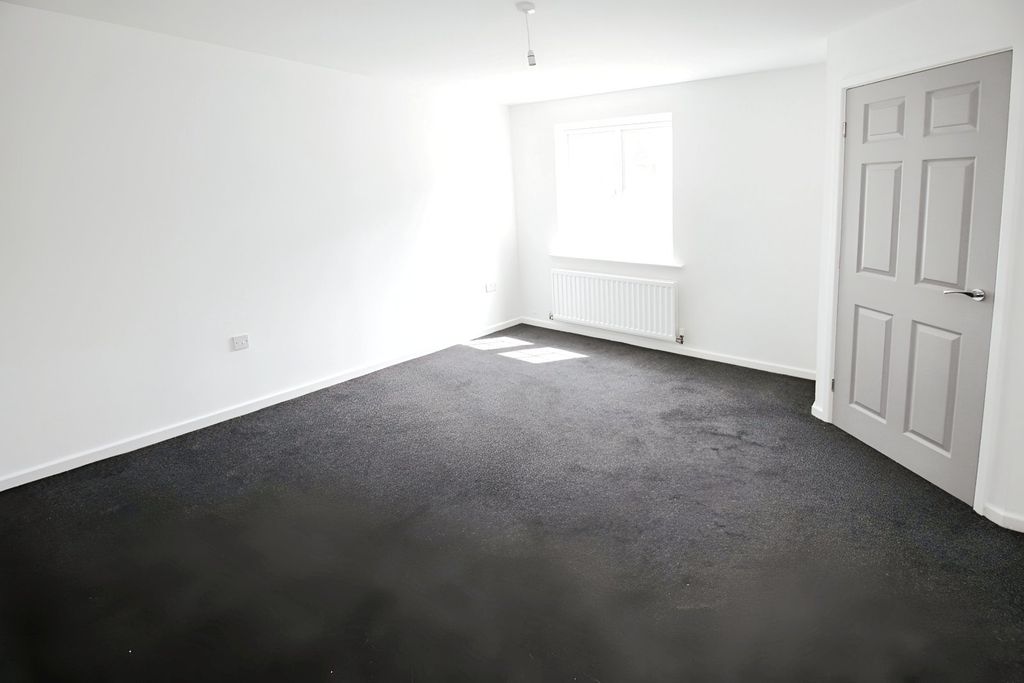 Property photo 2 of 11 Picture No. 16