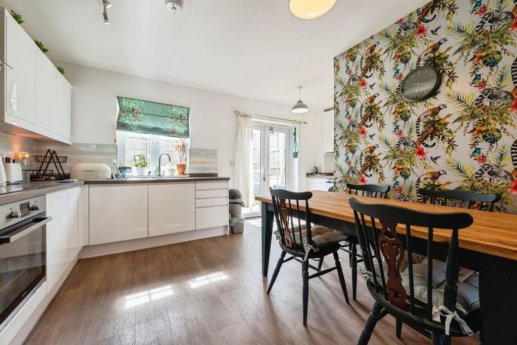 Property photo 3 of 14 Pbox-Img.Jpg
