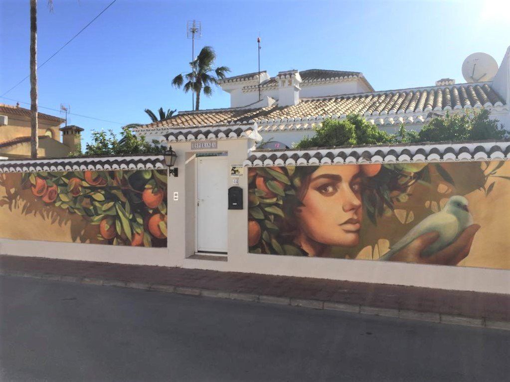 Property photo 2 of 32