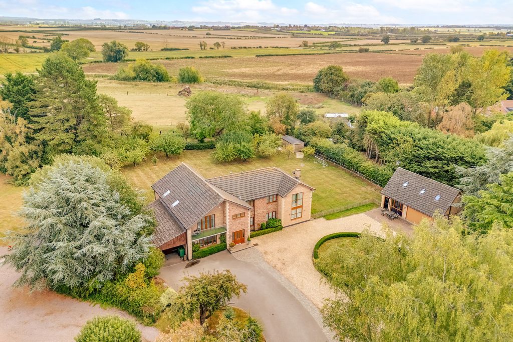 Property photo 1 of 38