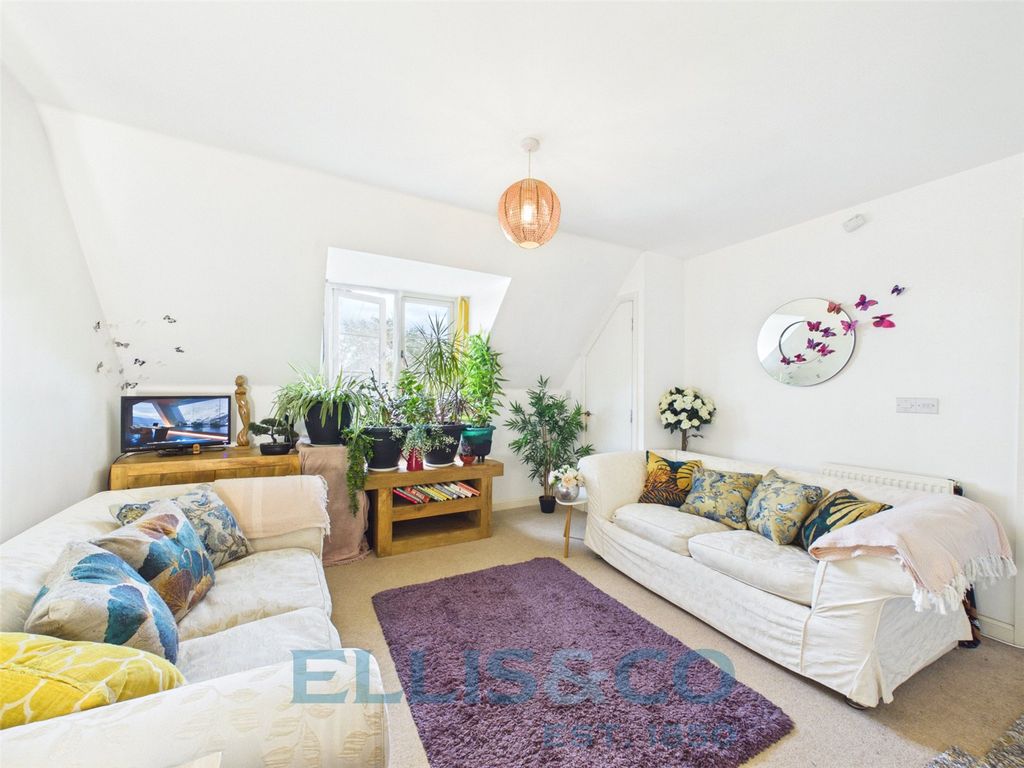 Property photo 3 of 12 Picture No. 31
