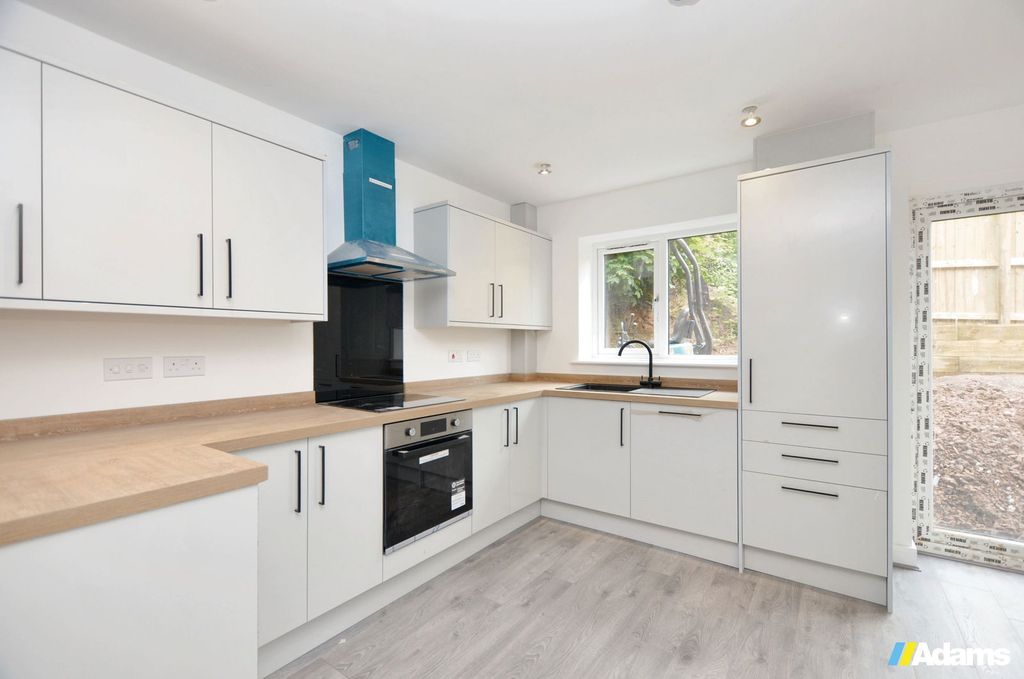 Property photo 2 of 26