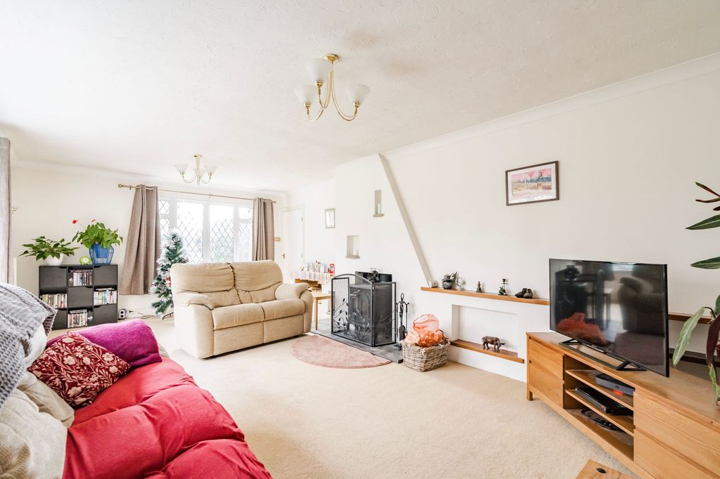 Property photo 3 of 33