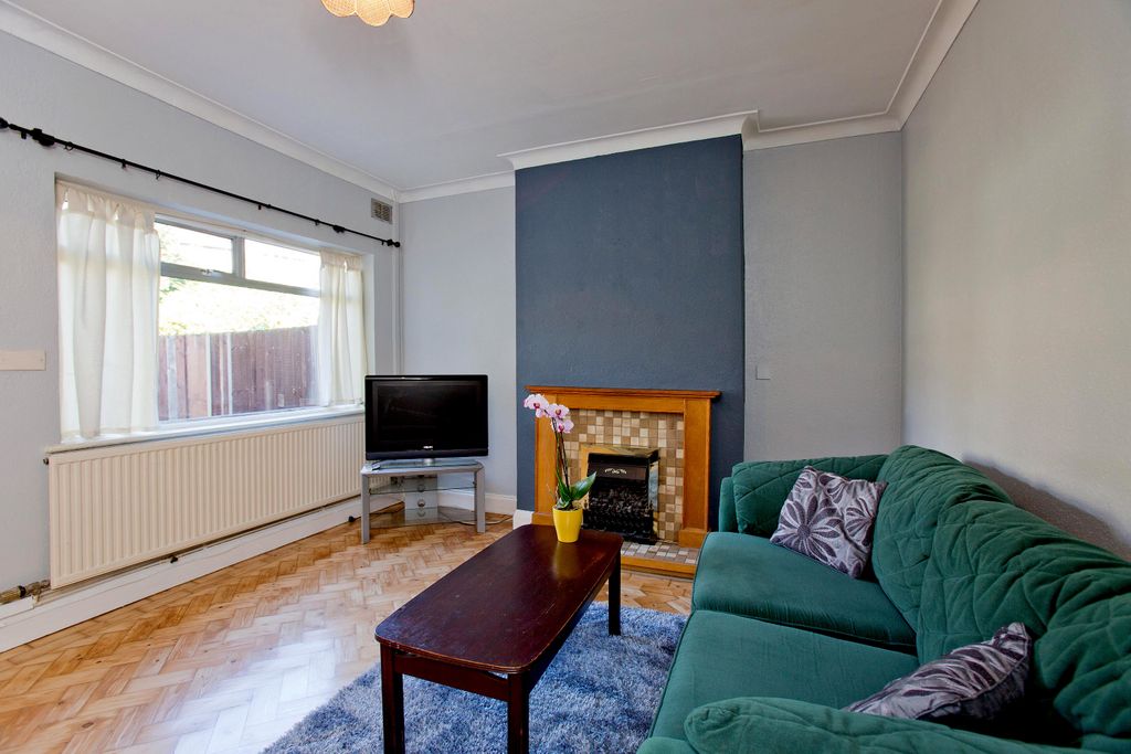 Property photo 2 of 11
