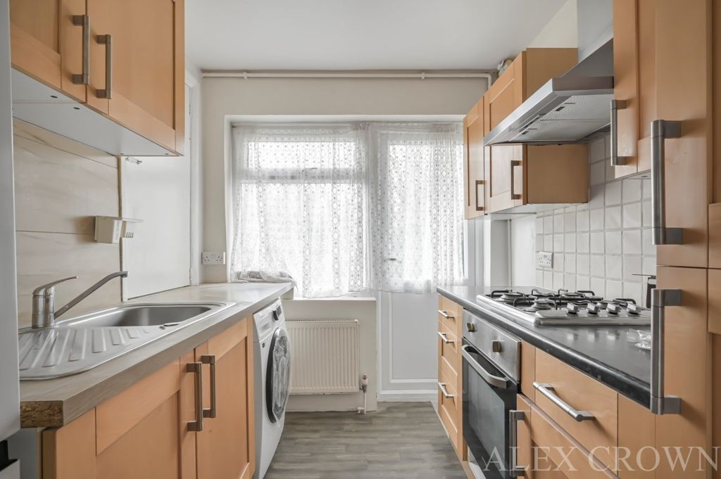 Property photo 3 of 6