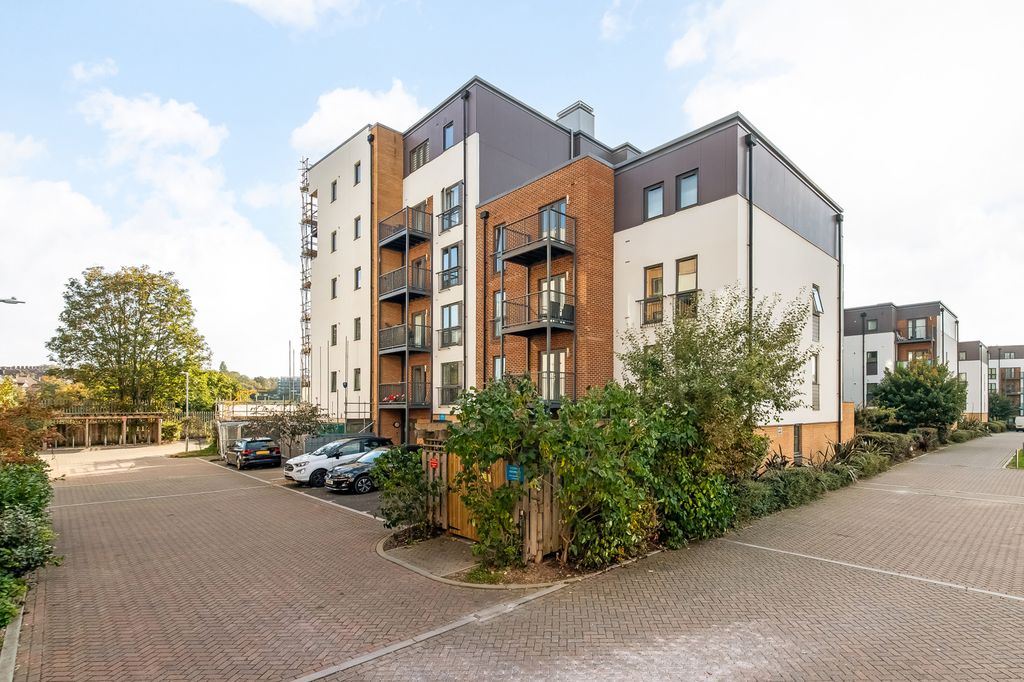 Property photo 1 of 9