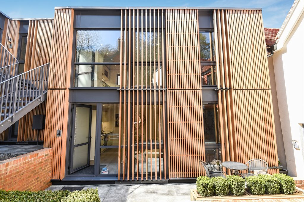 Property photo 1 of 8 Picture 01