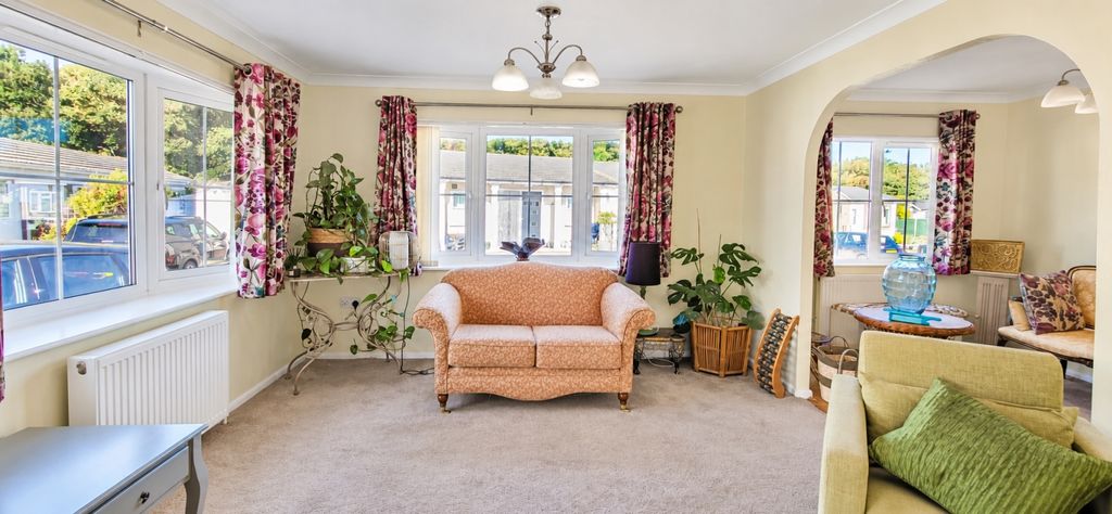 Property photo 2 of 18 Dd789B54-4101-460D-B3F2-2Fdb17763693
