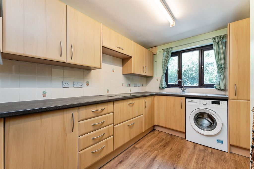 Property photo 3 of 13