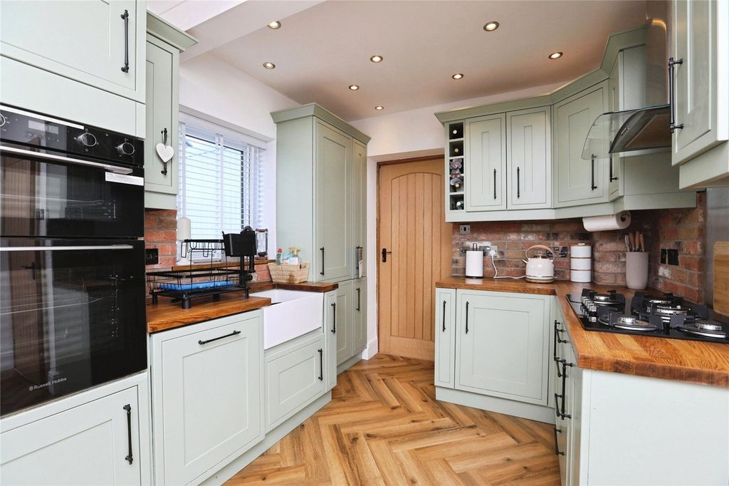 Property photo 2 of 16 Picture No. 30