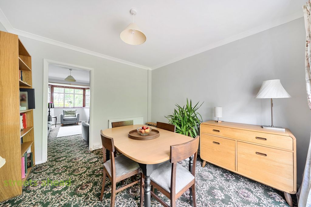 Property photo 3 of 18 B2Be0899-F2E6-479...