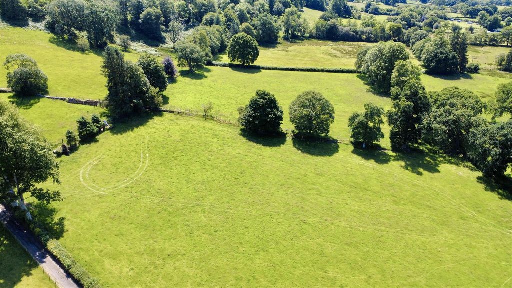 Property photo 1 of 3 Location