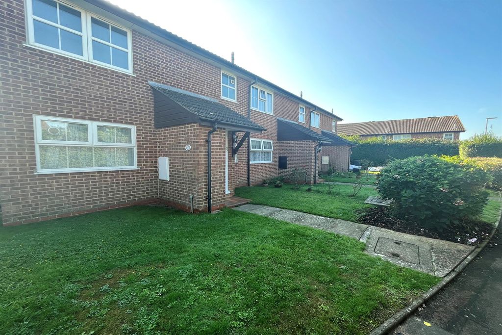 Property photo 1 of 8 (Main)