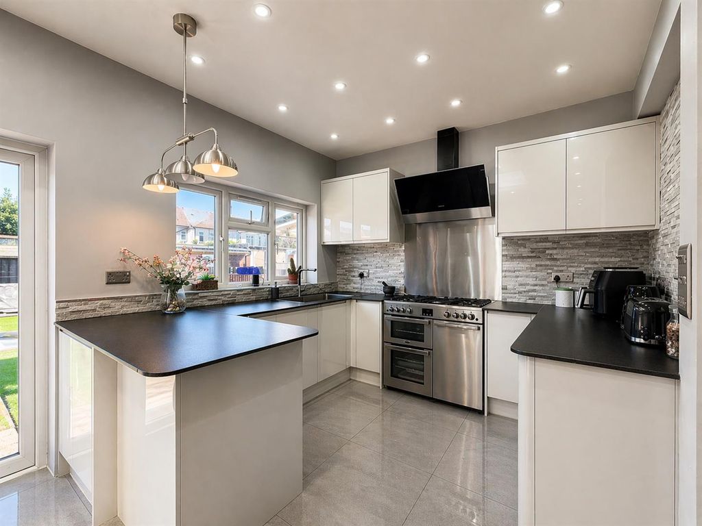 Property photo 2 of 15 Kitchen
