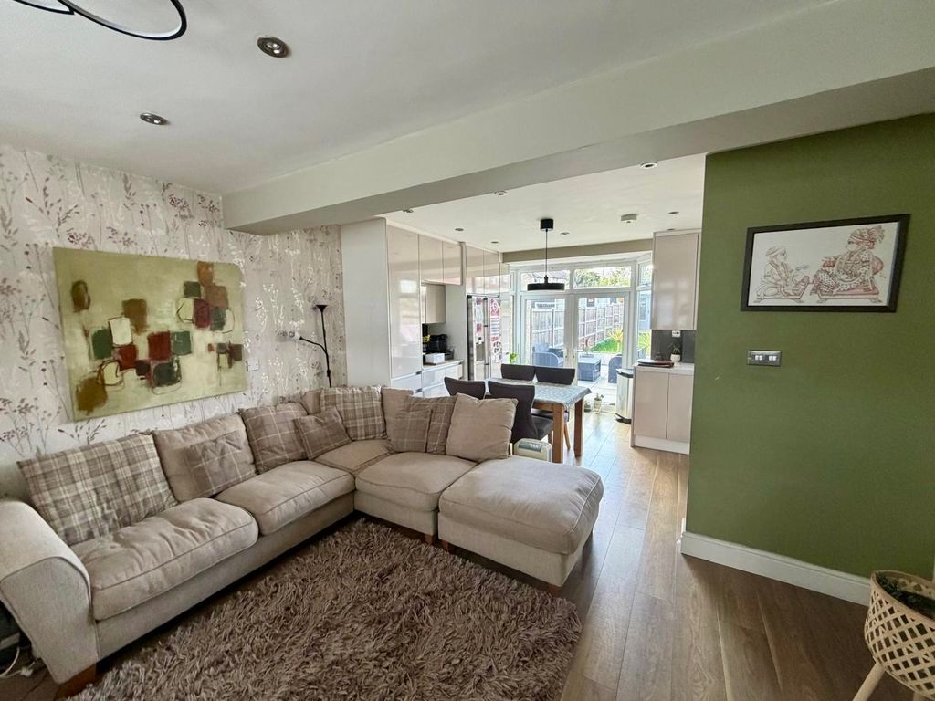 Property photo 2 of 9 Photo 2