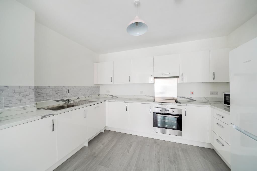 Property photo 2 of 18 Kitchen