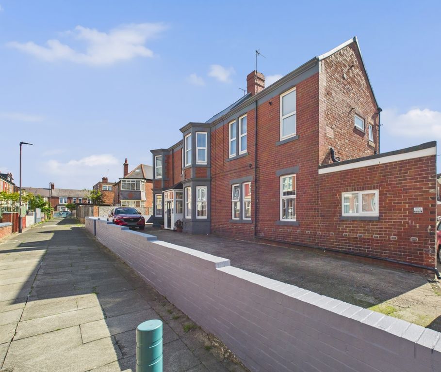 Property photo 1 of 20 Cam02195G0-Pr0074-Still053