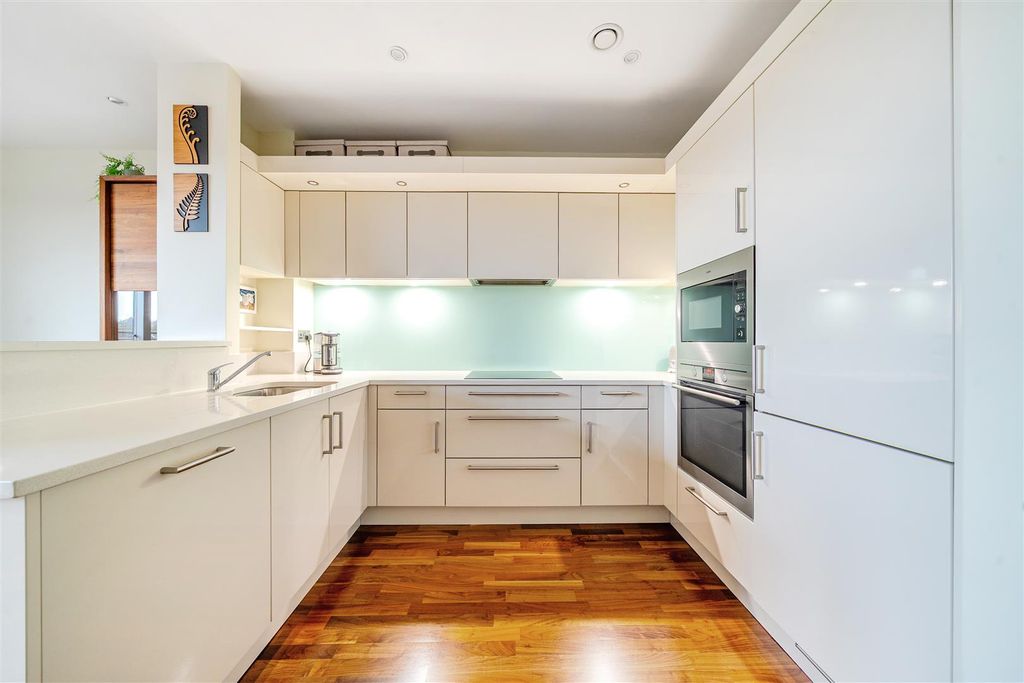 Property photo 3 of 23 Kitchen