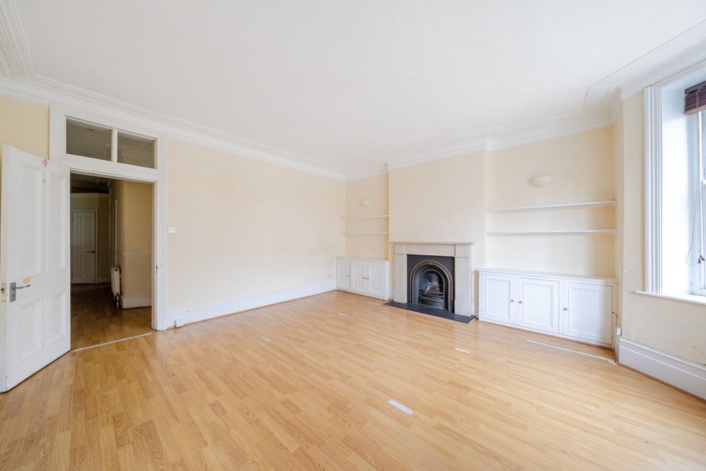 Property photo 3 of 14 Picture No. 02