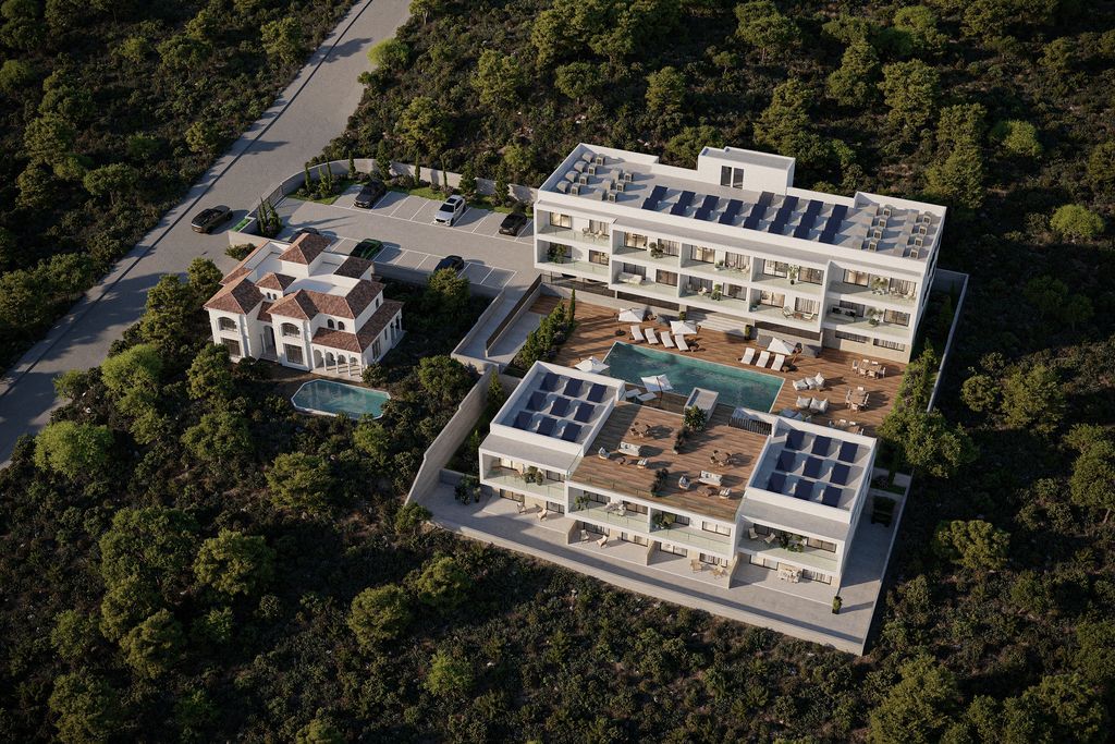 Property photo 2 of 20