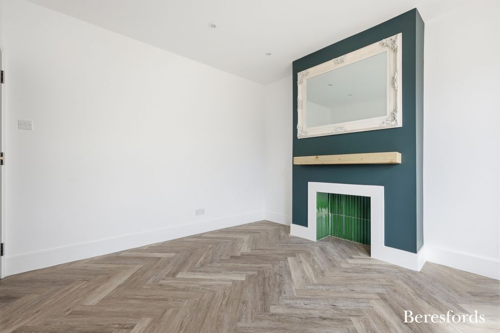 Property photo 3 of 27 Picture 3