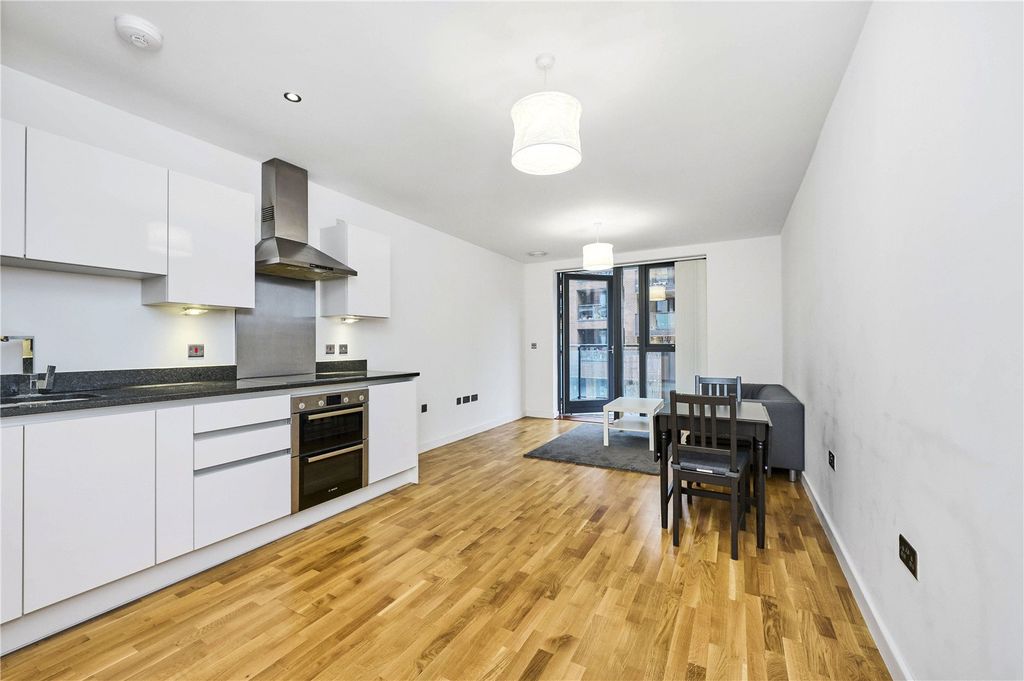 Property photo 2 of 7 Picture No. 11