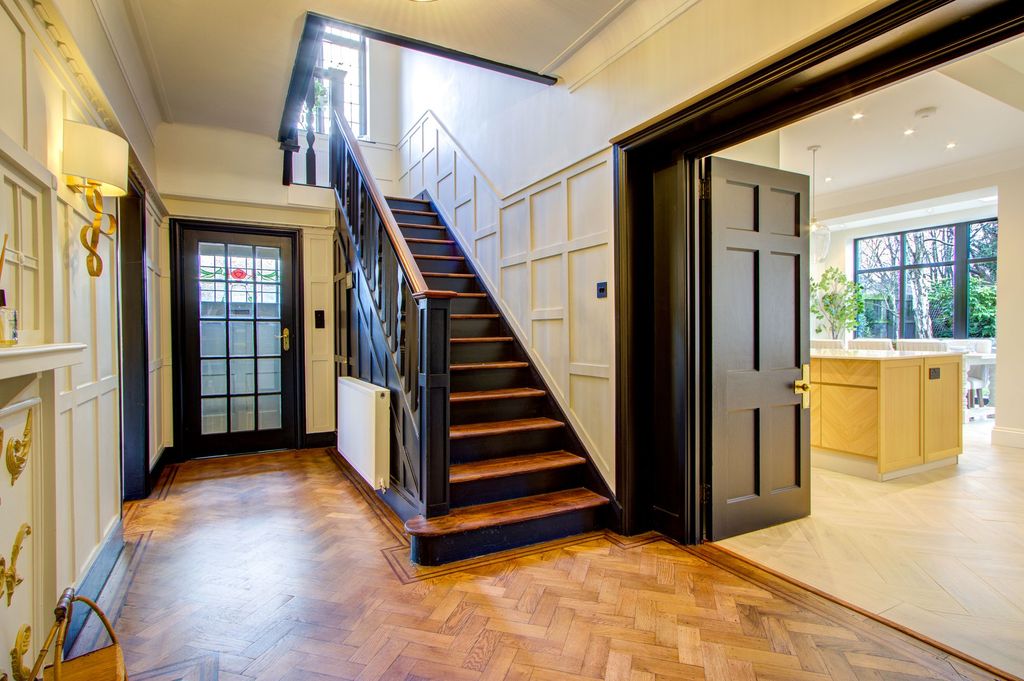 Property photo 3 of 45 Staircase