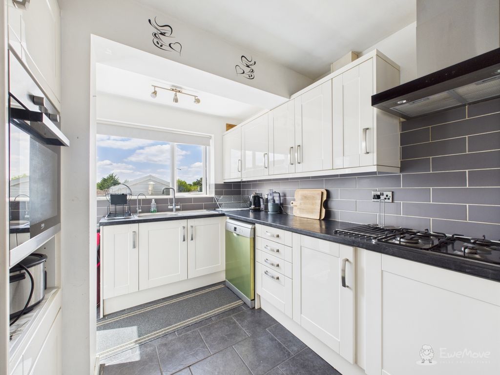 Property photo 2 of 26 Kitchen- Mark Stephens Ewemove Newmarket And Soham