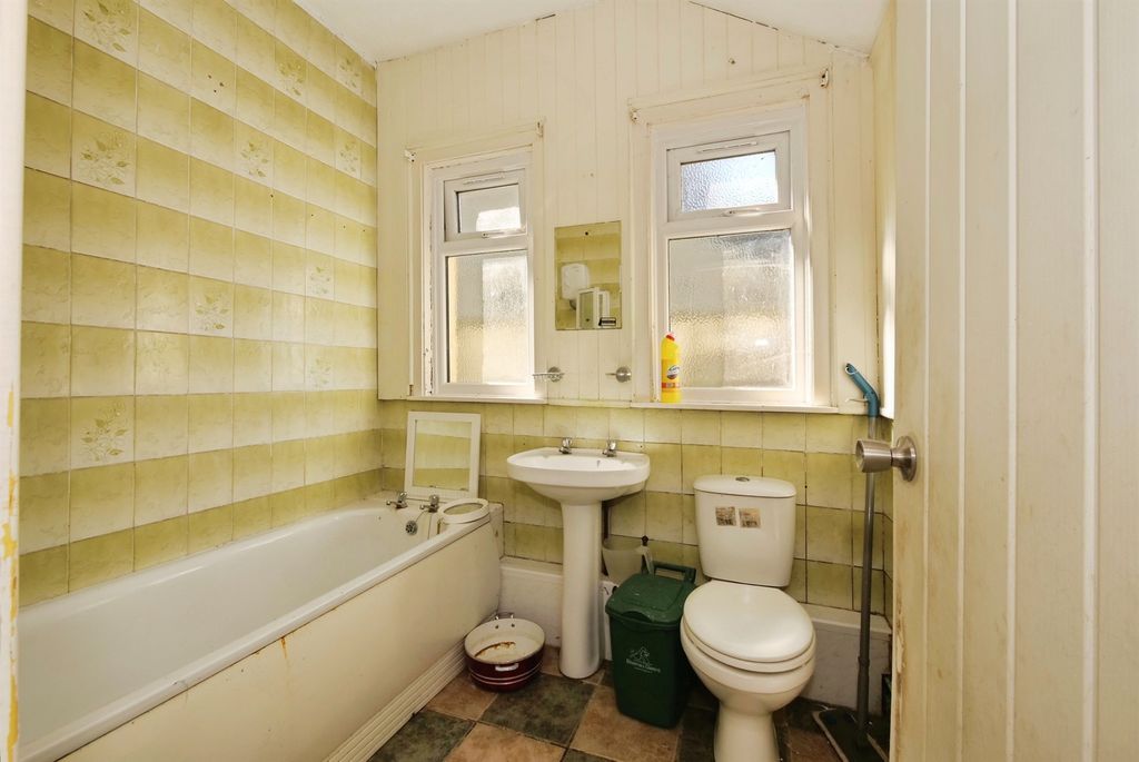 Property photo 3 of 26