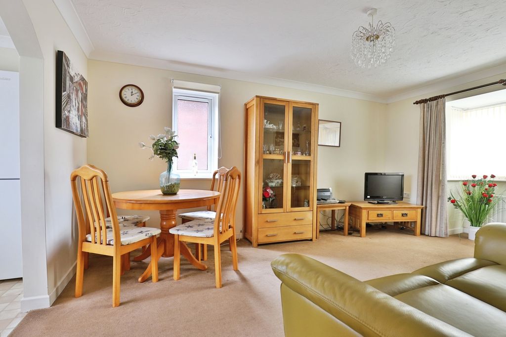 Property photo 3 of 17 Photo