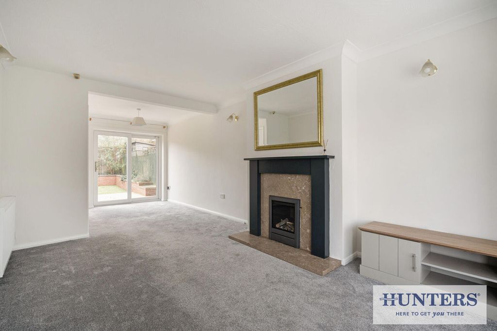 Property photo 2 of 19 Living Room