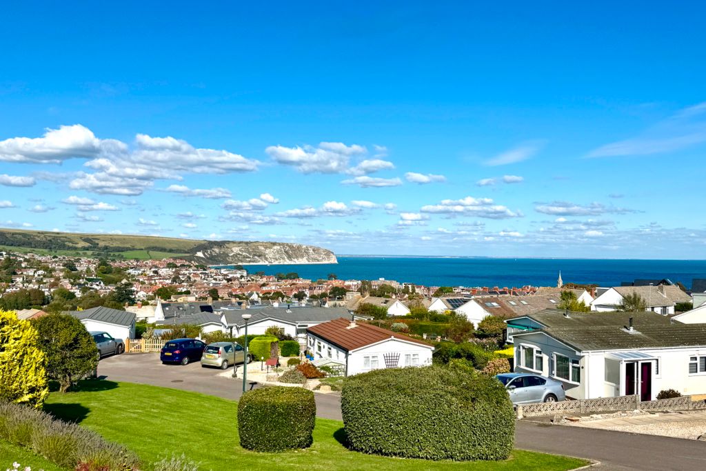 Property photo 3 of 11 Sea View