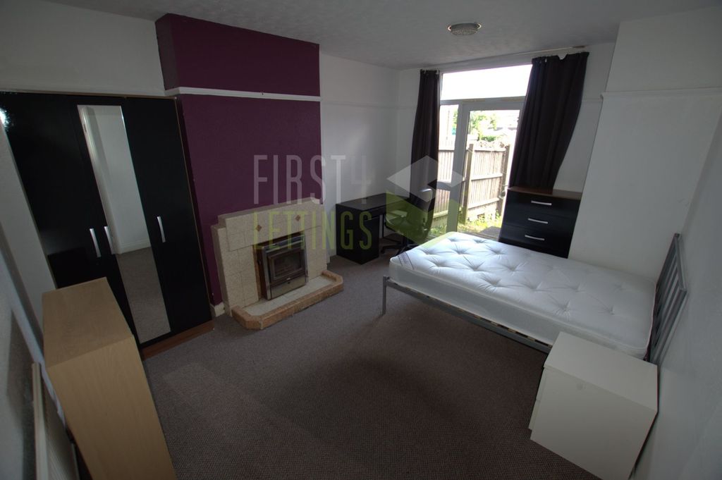 Property photo 2 of 10 Photo 4