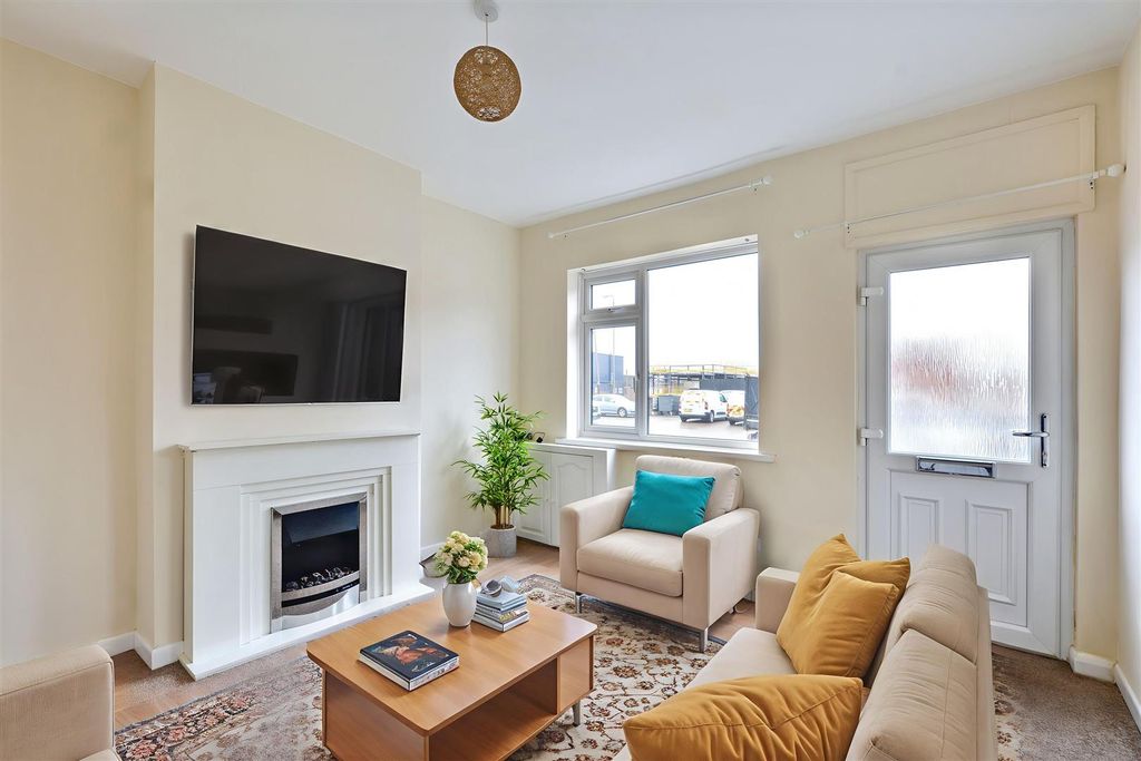 Property photo 2 of 29 Lounge - Living Room - Standard - 0.Jpeg