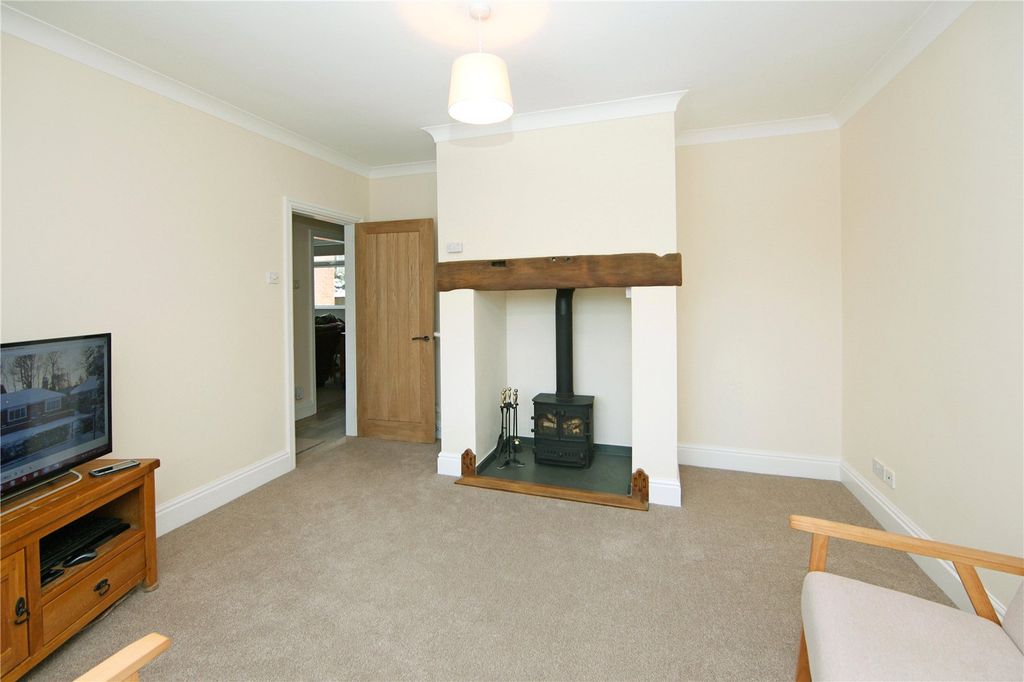 Property photo 2 of 36 Picture No. 11