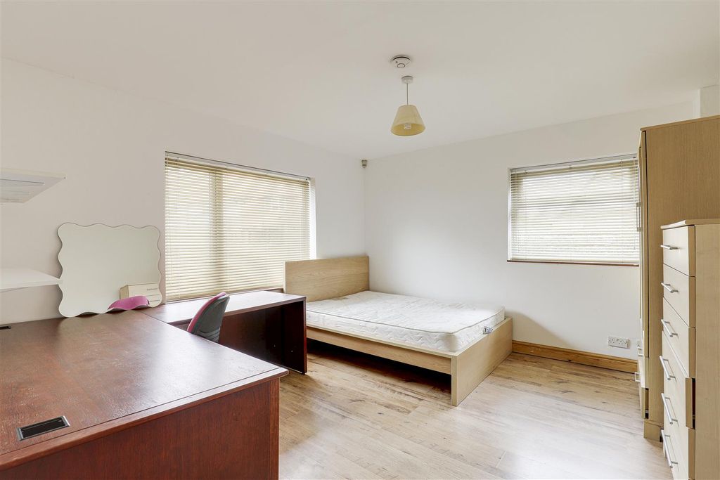 Property photo 3 of 15 3792.Jpg