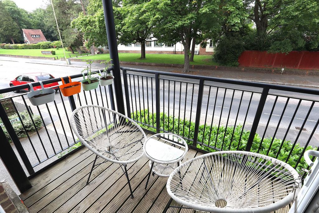 Property photo 3 of 8 Balcony