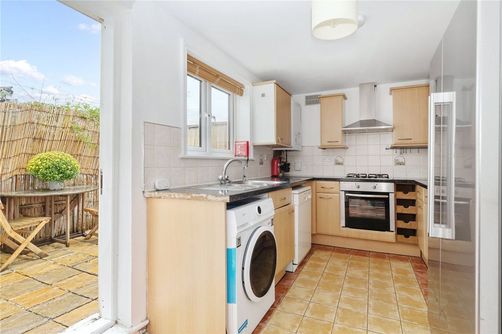 Property photo 3 of 12 Picture No. 11
