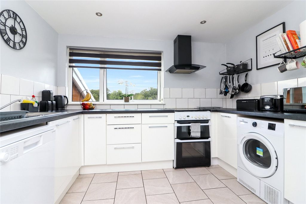 Property photo 2 of 17 Picture No. 09
