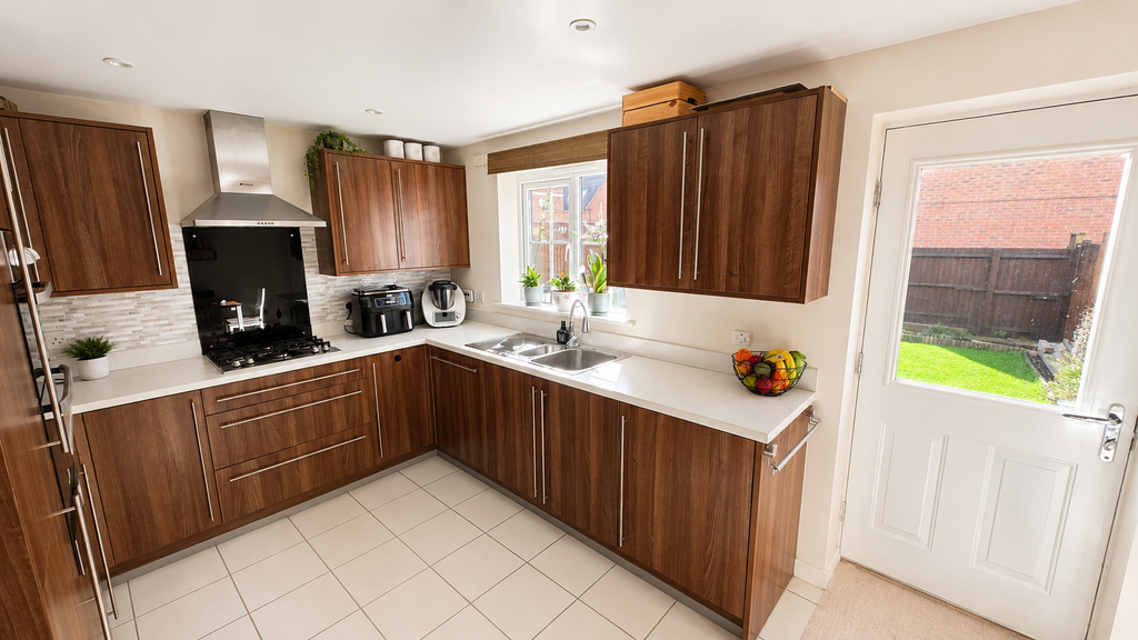 Property photo 1 of 20 Kitchen